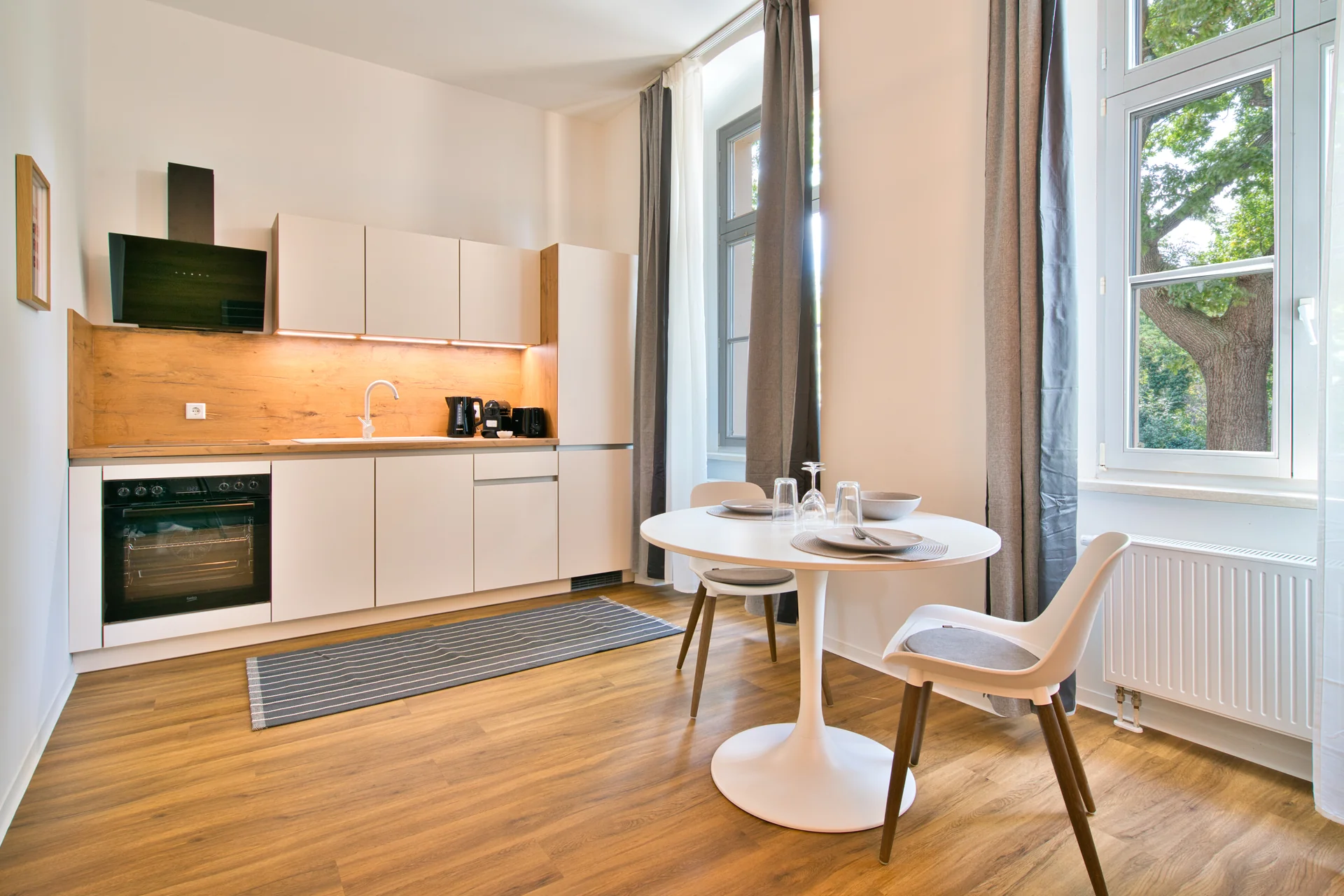 Küchenzeile mit Essbereich einer Ferienwohnung in Halle