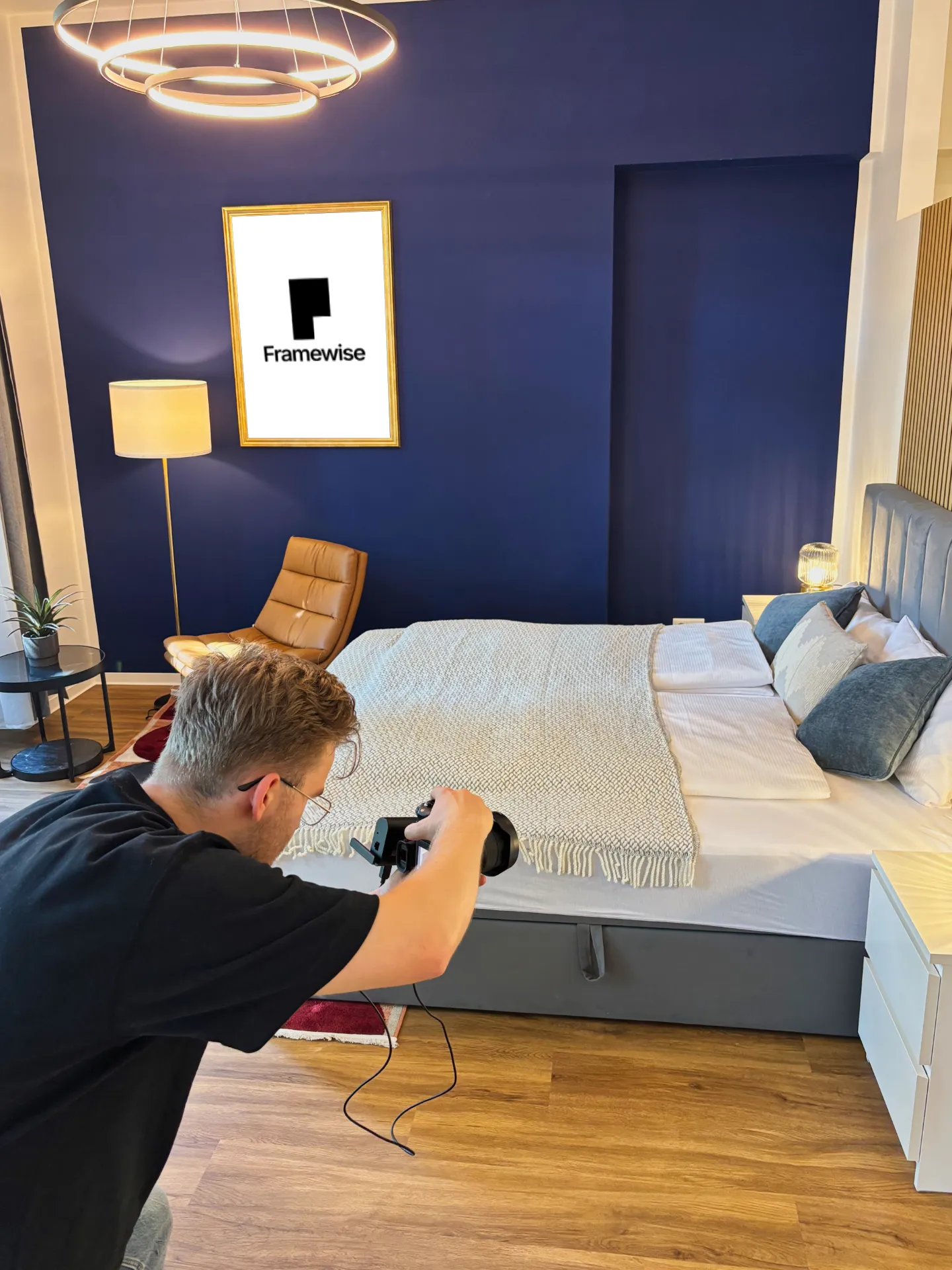 Immobilienfotograf Leipzig Framewise Immobilienfotograf bei Detailaufnahmen einer Ferienwohnung